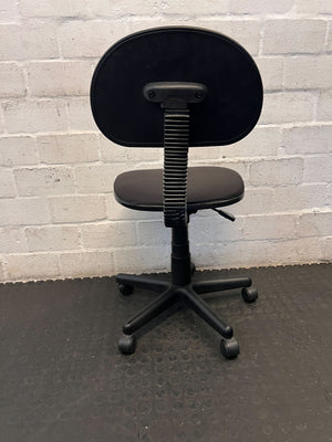 Comfortable Black Swivel Office Chair - Adjustable Ergonomic Design - 2ndhandwarehouse.com