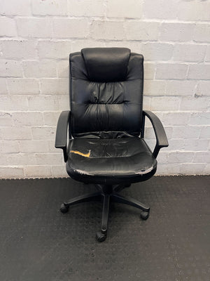 Comfortable Black Swivel Office Chair (Used) - Some damages - 2ndhandwarehouse.com