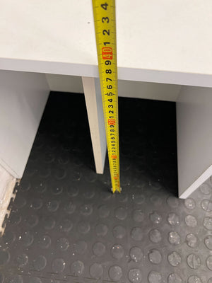 Compact White Wooden Shelf Unit – Versatile Storage Solution