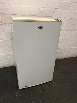 Daewoo White Bar Fridge - Needs Review / For Repair - 2ndhandwarehouse.com