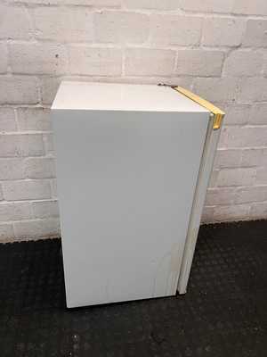Daewoo White Bar Fridge - Needs Review / For Repair - 2ndhandwarehouse.com