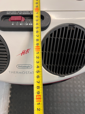 DeLonghi Thermostatica White Gas Heater — Working Order with Perishing Gas Hose