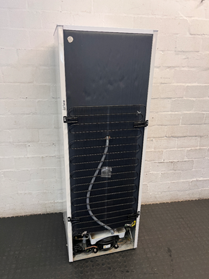 Defy C-300 Upright Fridge Freezer in White — Good Working Order - Fair Condition - 2ndhandwarehouse.com