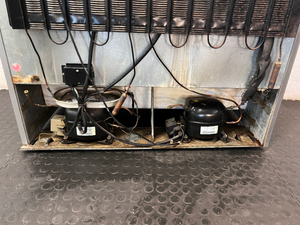 Defy Double Door Fridge Freezer - Silver (Partial Freezer & Rust Issues) - 2ndhandwarehouse.com