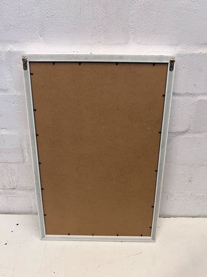 Framed Black and White Eiffel Tower Print – Modern Décor Art