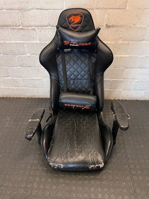 Gaming chair top only - Damaged and the base that contains wheels is missing - 2ndhandwarehouse.com