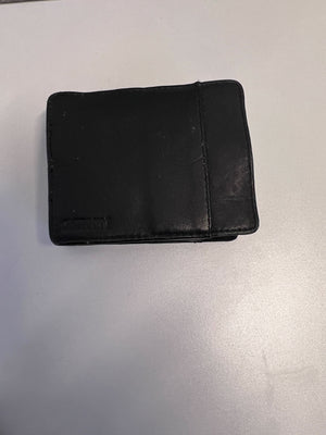 Garmin nüvi Portable GPS Navigator - Compact with Minor Scratches