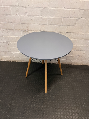 Grey Mid-Century Style Dining Set with Wooden Legs — Clean and Well-Maintained Condition - 2ndhandwarehouse.com