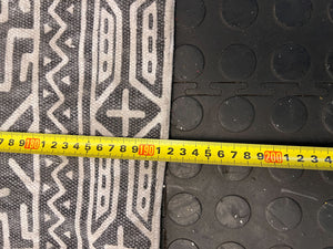 Handwoven Black and White Geometric Area Rug with Fringes - 2ndhandwarehouse.com