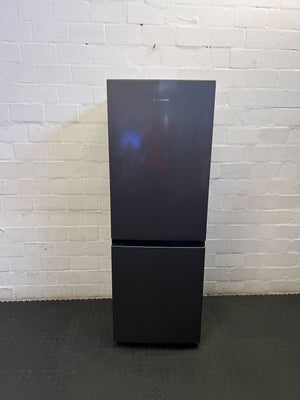 Hisense Dark Grey Fridge Freezer - Modern & Efficient