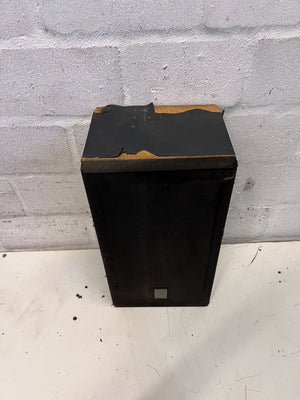 Black Bookshelf Speaker with Minor Damage - Perfect for Audio Lovers! - 2ndhandwarehouse.com
