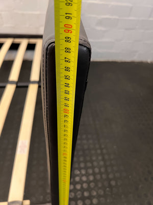 Queen bed frame -Rec086WF8V6RJ- GOOD TO UPLOAD - Good