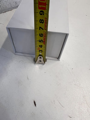 Wireless Bluetooth Speaker - Sleek Black Carbon Fiber Design - 2ndhandwarehouse.com