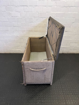 Charming Woven Storage Bench with Cushioned Top ✨