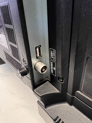 SinoTec 32" LED TV - Modern Black Display with Minor Scratches - PRICE DROP