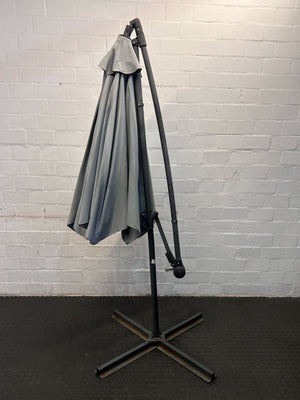 Large 3m Black Patio Umbrella with Sturdy Base โ Outdoor Shade - 2ndhandwarehouse.com