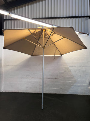Spacious Brown Garden Umbrella with Sturdy Metal Frame - 2ndhandwarehouse.com
