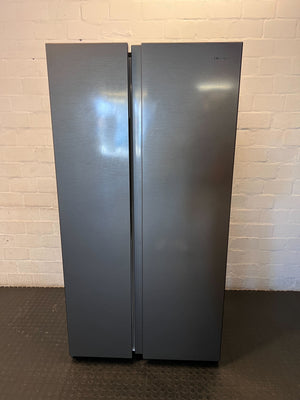 Modern Hisense Side-by-Side Fridge Freezer - Dark Grey Finish - 2ndhandwarehouse.com
