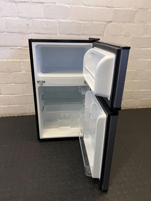 Compact Gray Midea Fridge with Minor Scratches - Perfect for Small Spaces - REDUCED