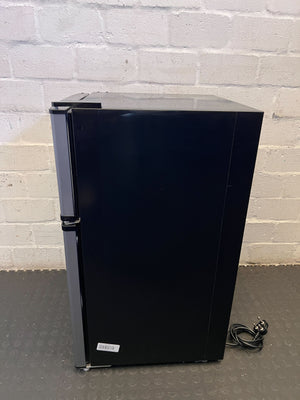 Compact Gray Midea Fridge with Minor Scratches - Perfect for Small Spaces - REDUCED
