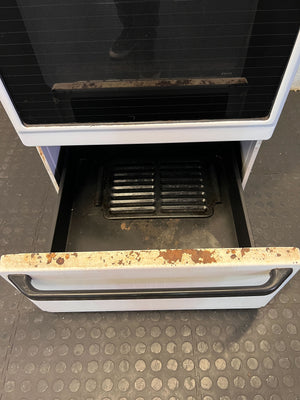 Defy Classic White Electric Stove with Oven - Some rusting on plates