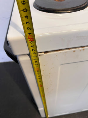 White Freestanding Electric Stove with Minor Wear Has no power cable