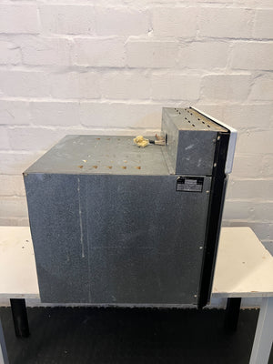 White Electric Oven Model 182UC - Great Condition with Minor Wear