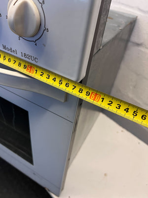 White Electric Oven Model 182UC - Great Condition with Minor Wear