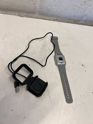 Sleek Grey Smartwatch - Fitness Tracker & Daily Companion - 2ndhandwarehouse.com