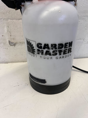 Garden Master Manual Pressure Sprayer - White & Orange - 2ndhandwarehouse.com