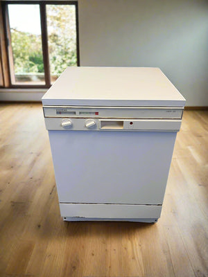 Siemens Lady 151 White Dishwasher - Slightly Worn Yet Reliable - REDUCED