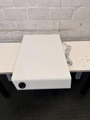 Delonghi White Compact Heater β Slight Wear, Efficient Heating - PRICE DROP