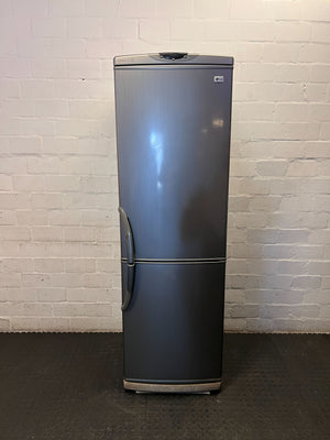 LG Silver Fridge Freezer - Reliable Kitchen Appliance - 2ndhandwarehouse.com