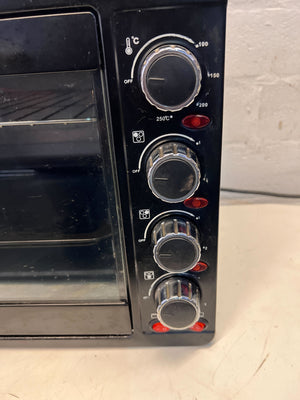 Compact Black Salton Electric Stove with Oven β One of The Plates & Top Element Is Not Functioning - 2ndhandwarehouse.com