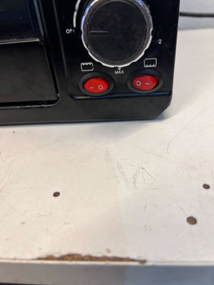 Compact Black Salton Electric Stove with Oven β One of The Plates & Top Element Is Not Functioning - 2ndhandwarehouse.com