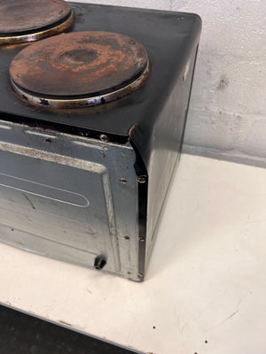 Compact Black Salton Electric Stove with Oven β One of The Plates & Top Element Is Not Functioning - 2ndhandwarehouse.com