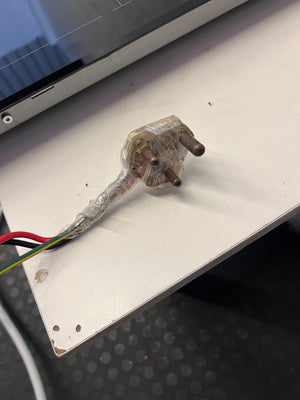 Sleek Smeg Induction Hob - Black Glass Cooktop for Modern Kitchens - 2ndhandwarehouse.com