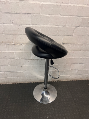 Modern Black Faux Leather Bar Stool with Chrome Base - 2ndhandwarehouse.com