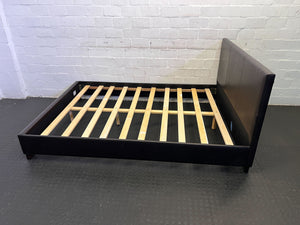 π©ββ€οΈβπ¨ Modern Black Faux Leather Bed Frame with Minor Wear - REDUCED