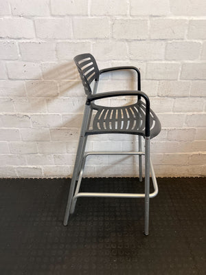 Modern Black Slatted Bar Stool with Armrests