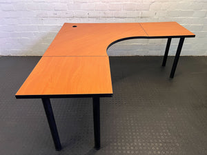 Modern L-Shaped Desk in Oak Finish with Minor Scratches - PRICE DROP