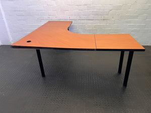 Modern L-Shaped Desk in Oak Finish with Minor Scratches - PRICE DROP