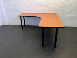 Modern L-Shaped Desk in Oak Finish with Minor Scratches - PRICE DROP