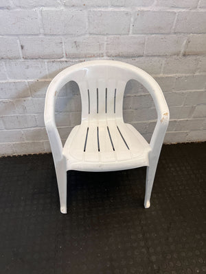 Practical White Plastic Garden Chair with Minor Scratches