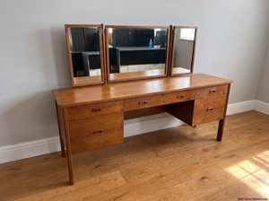 Retro Wood Finish Dressing Table with Tri-Fold Mirror — Fair Used C - 2ndhandwarehouse.com