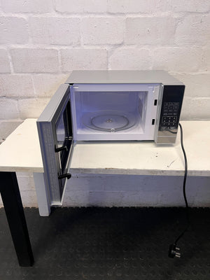 Russell Hobbs Silver Digital Microwave - Pre-Loved Kitchen Essential