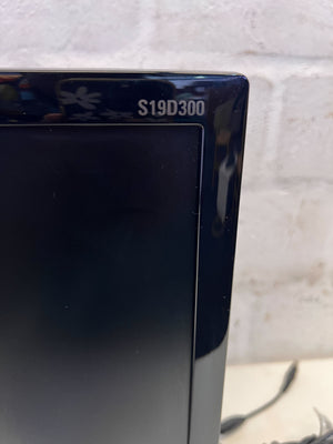 Samsung 19-Inch Black LED Monitor with Minor Scratches - 2ndhandwarehouse.com