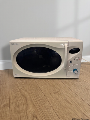 Samsung Countertop Microwave with Grill Function — Good Working Order with Minor Fading to Markings