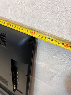 Sinotec Flat Screen TV with Remote - Has no legs - 2ndhandwarehouse.com