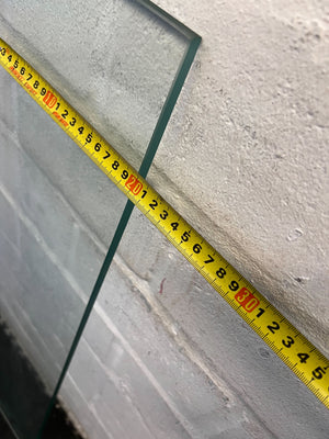 Sleek Rectangular Tempered Glass Shelf - Excellent Condition - 2ndhandwarehouse.com